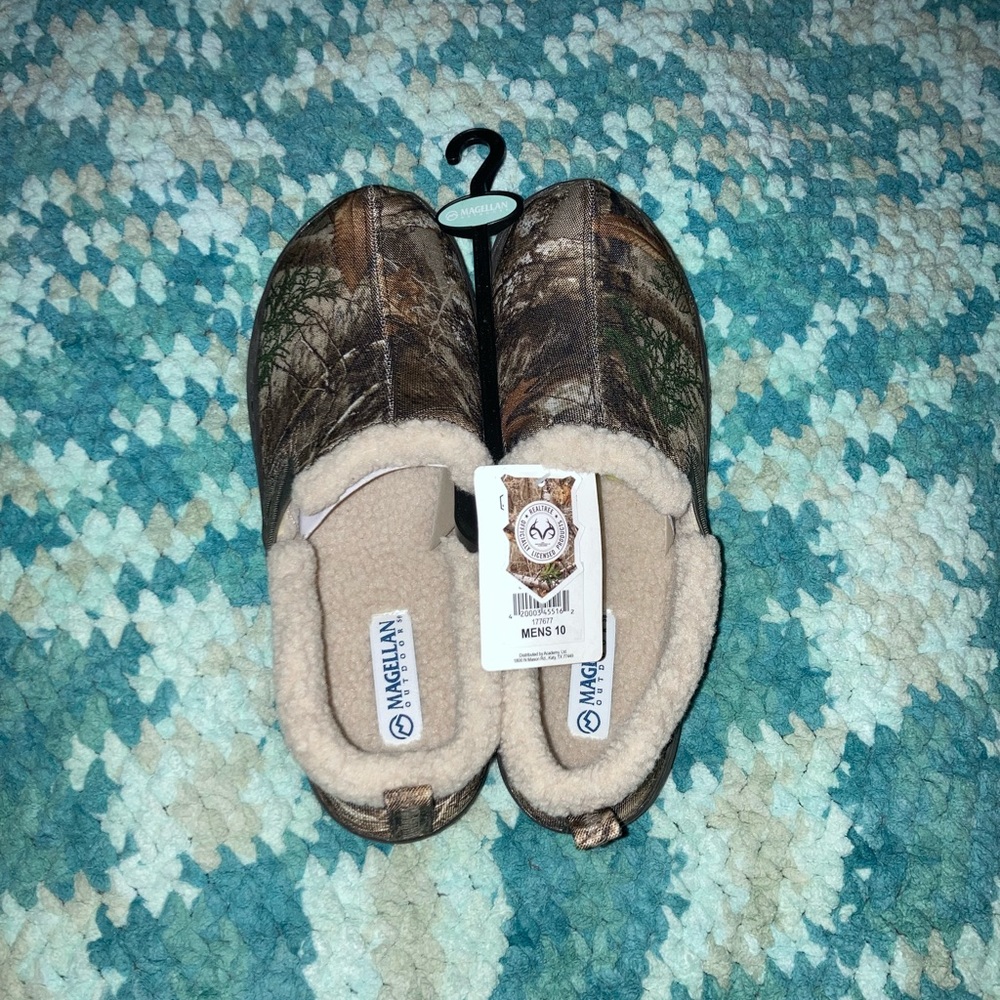 Magellan camo slippers